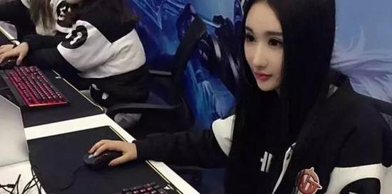 电竞少女怎么获得