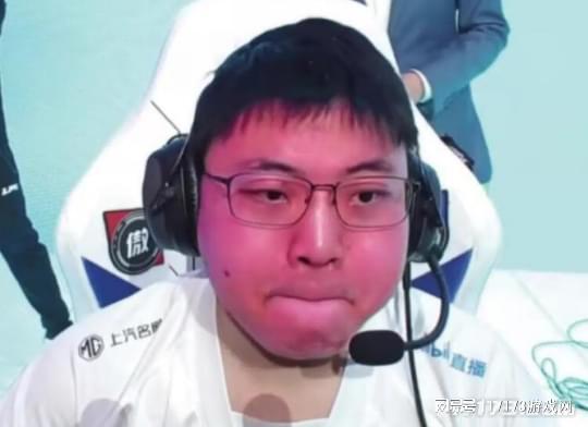 兄弟你好香！曾经的电竞之光下海搞瑟瑟比打职业赚得还多？(图13)