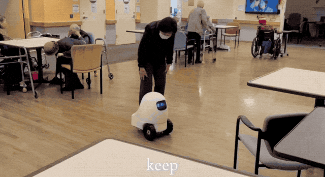 18岁女孩做养老机器人上线天卖爆了(图6)