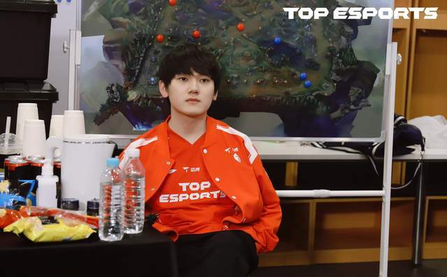 Doinb谈LPL官方为了流量和热度“不择手段”！(图2)