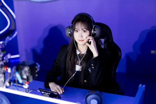 金色的雨落在海洋馆：一场属于所有热爱“金铲铲”女玩家的梦(图5)