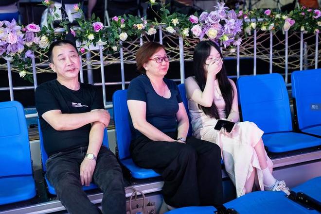 金色的雨落在海洋馆：一场属于所有热爱“金铲铲”女玩家的梦(图11)