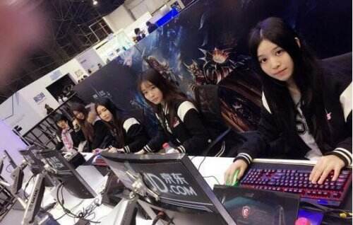 S15比赛FLY禁用了5位女英雄女博主公开质疑指责他们性别歧视