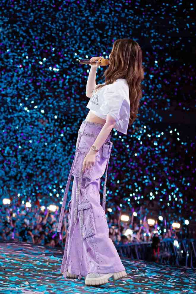 邓紫棋S15独唱背后：电竞狂欢中的中国声音(图7)