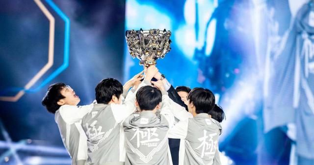 KPL走进“鸟巢”——一项移动电竞赛事的体育化进程与九年答案