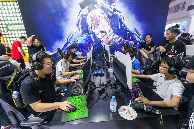 FPX退出LPL背后：电竞俱乐部的“至暗时刻”还是“断臂求生”？(图2)