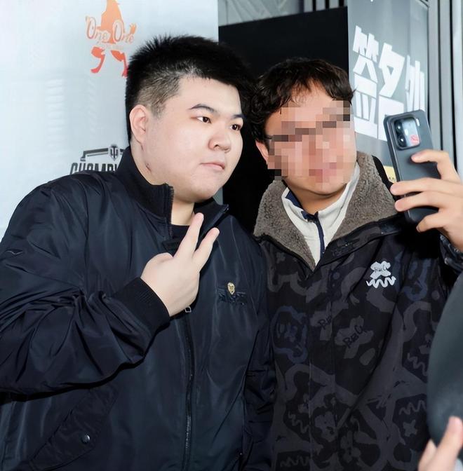 非遗助阵2025WCI+大神空降现场苏州这场电竞盛宴太震撼了！(图3)