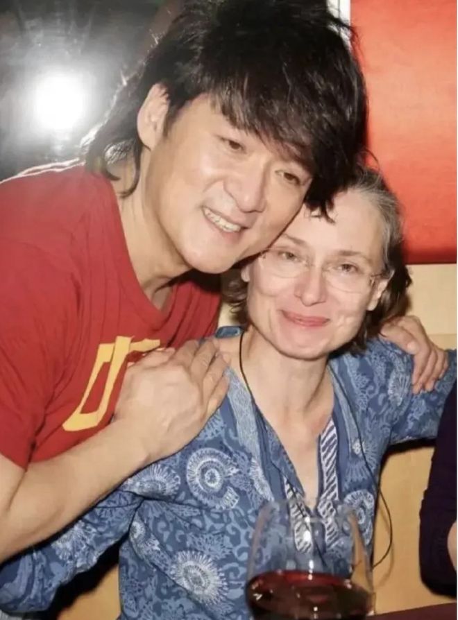 刘烨老婆吴彦祖老婆周华健明星的外籍妻子都老得好快啊(图6)