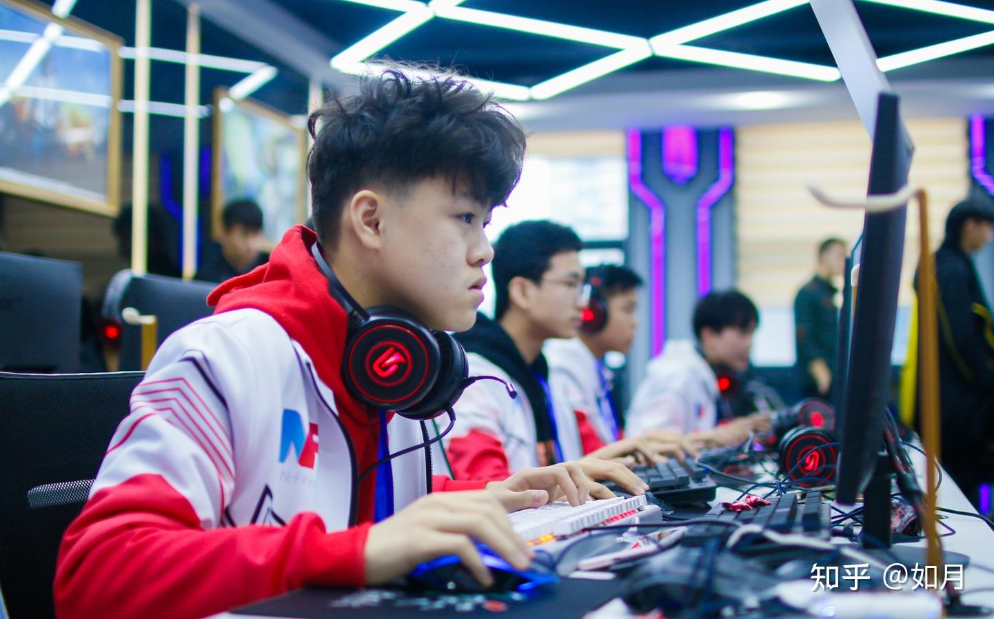 【寒训营招生】“竞速光轮”寒假集训营带你驶向未来运动新纪元！