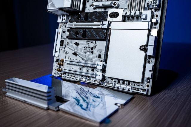 颜值与性能兼顾技嘉X870E X3D电竞冰雕主板成游戏爱好者首选(图2)