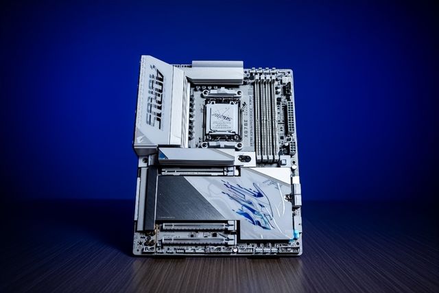 颜值与性能兼顾技嘉X870E X3D电竞冰雕主板成游戏爱好者首选