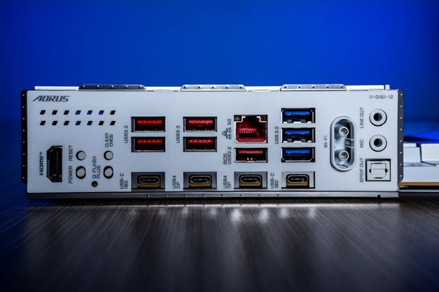 颜值与性能兼顾技嘉X870E X3D电竞冰雕主板成游戏爱好者首选(图5)