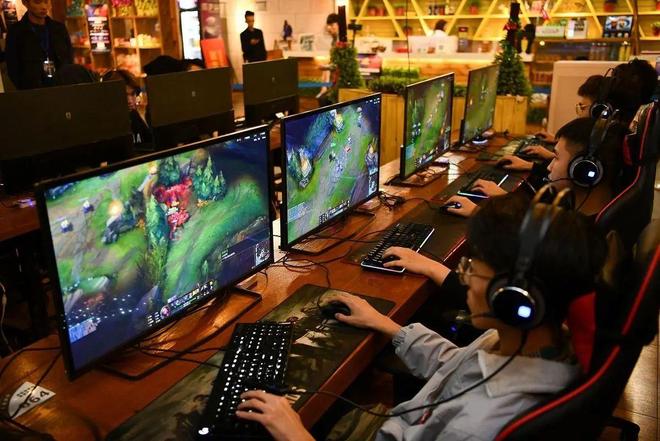 从人满为患到接连倒闭几乎“消失”的网吧为何忽然复活了？(图8)