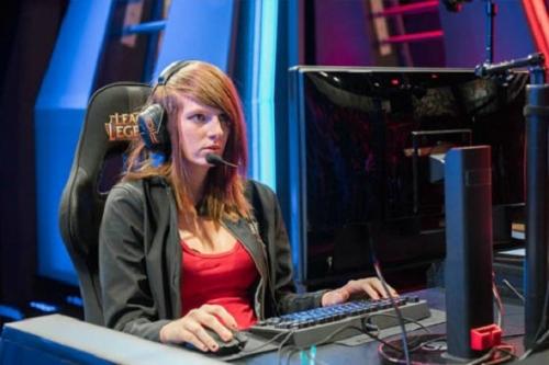 LPL春季赛过半 电竞圈儿女神大盘点(图5)