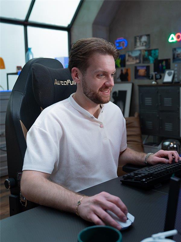 CS2传奇选手NiKo 携手傲风 共创职业级电竞椅新标杆(图2)