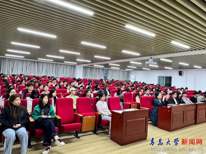 商学院青马工程培训班暨2026年春季学期党课培训顺利举行(图2)